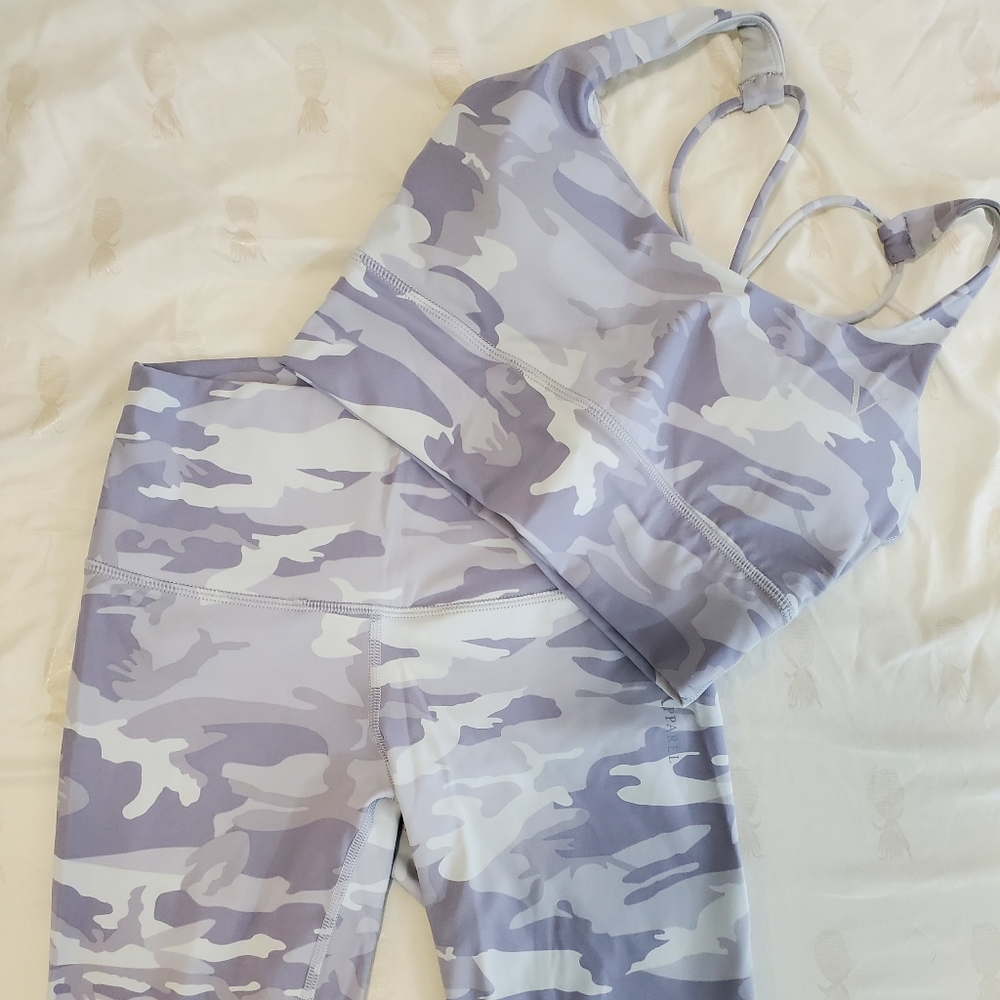 Vitae Apparel Set
